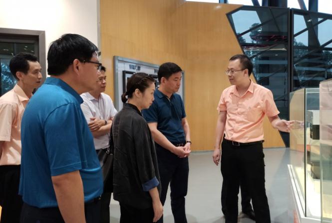 江苏新沂市市长陈堂清点赞伟业铝应用产业布局 江苏新沂市市长陈堂清点赞伟业铝应用产业布局
