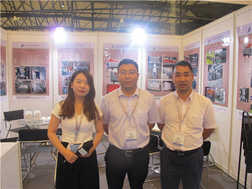  2017中国铝工业展：世铝网记者采访青岛法铝花絮