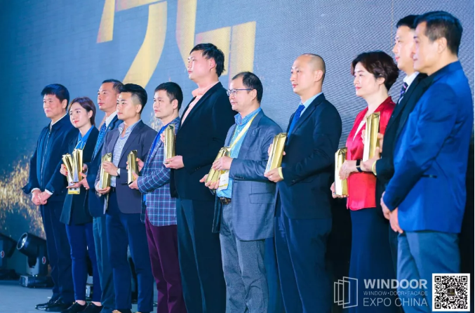 伟业闪亮广州铝门窗幕墙新产品博览会，斩获多项大奖