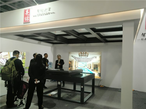 2019全国铝门窗幕墙展：亮话智能天窗展厅风采