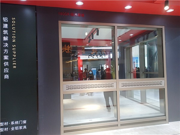 FBC中国门窗幕墙展：新产品新技术 伟业展厅风采